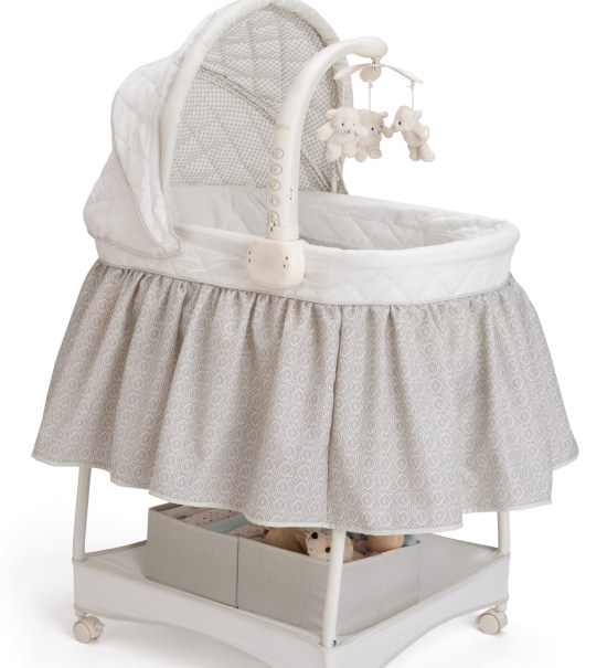 difference between a bassinet and a crib